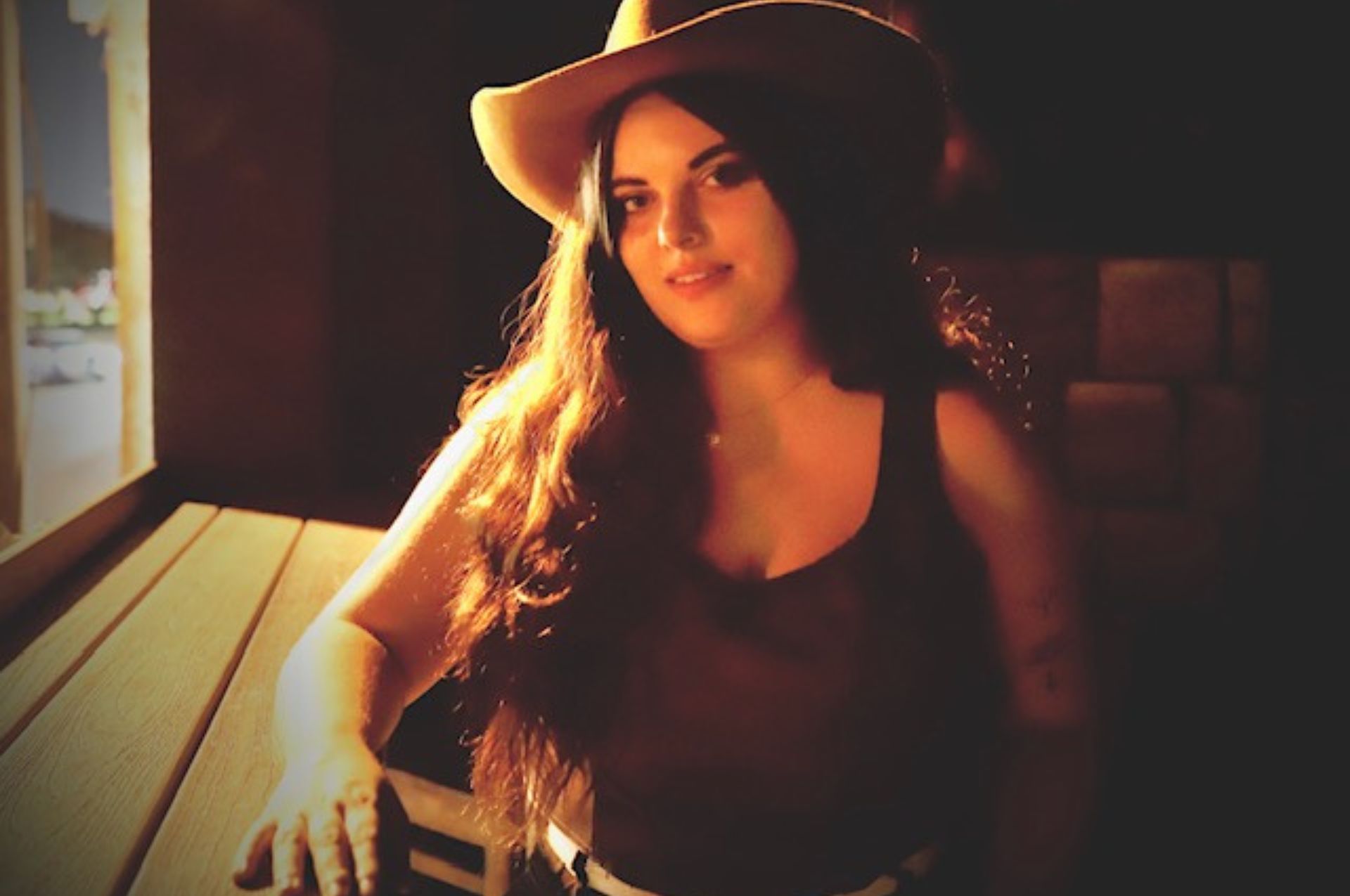Courtney Elayna - Live Music at the Two Mules Cantina